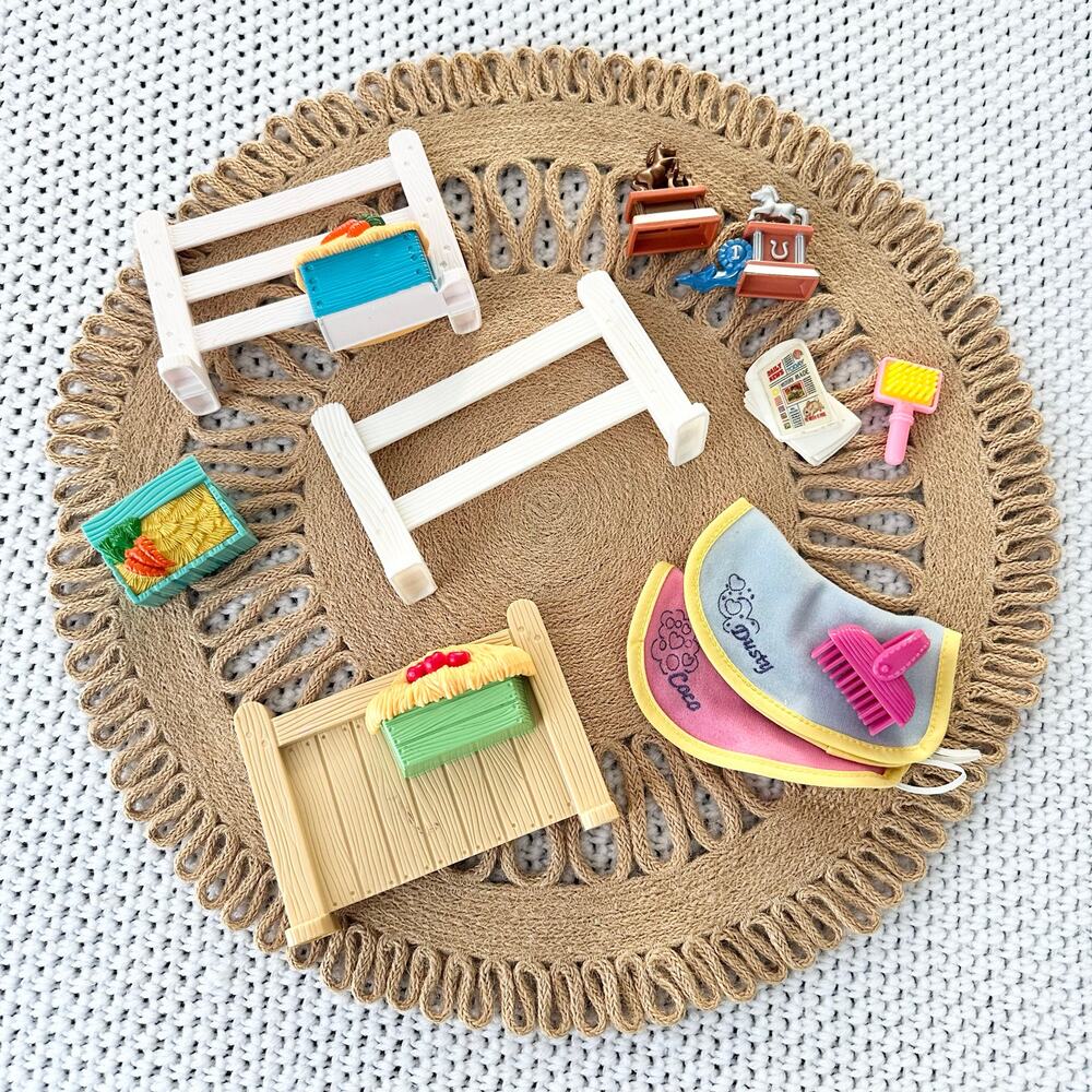 Loving Family Horse Pony Stable Accessory Set 10 Dusty Coco Trophy Fence Blanket